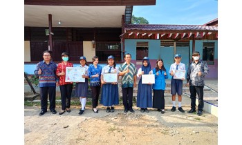 September Bertabur Prestasi, SMPN 1 Mempawah Hulu Beri Penghargaan Siswa Berprestasi 