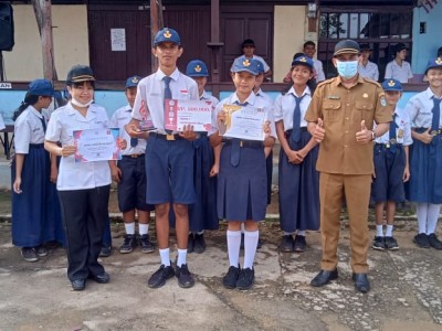 PIALA DAN PIAGAM PENGHARGAAN PADUS EGP SMKN1