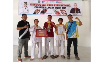 Bangga! SMPN 1 Raih Juara 3 Karate se- Kabupaten Landak
