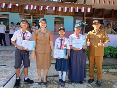 Pembagian Medali dan Piagam Penghargaan lomba story telling