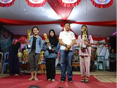 Pembagian Hadiah Lomba LKBB Tingkat SMP di BKC