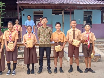 Juara (I, II, III) Perlombaan Futsal Putra dan Putri