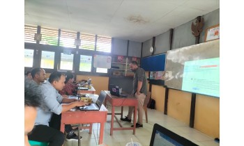 ANTUSIAS, GURU DI 4 KECAMATAN PELATIHAN PENGELOLAAN WEB SEKOLAH