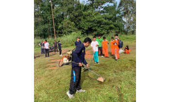 Giat Jumat Berguna Senam dan Opsih di Lapangan Sepak Bola Karya Bhakti Karangan