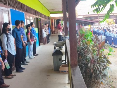 Pembukaan AKSI NYATA P5 (Kreatif dan Inovatif) Oleh Kepala Sekolah dan dewan Guru