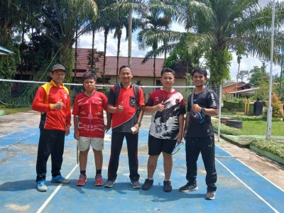 Peserta Badminton putra